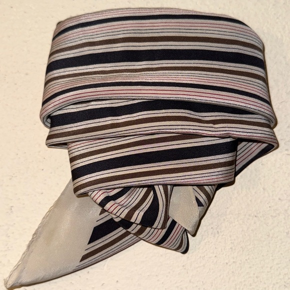 GIORGIO ARMANI Black & Cream Diagonal Striped Silk Scarf 31x31” - Picture 7 of 7